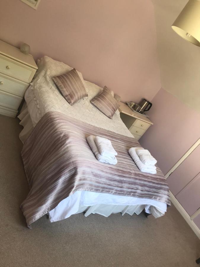 Healing Waters Sanctuary For Exclusive Private Hire And Self Catering Board, Vegetarian, Alcohol & Wifi Free Retreat In 格拉斯顿伯里 外观 照片